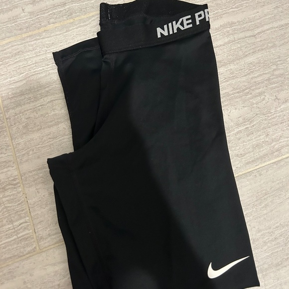 Nike Pro Capri - Picture 1 of 1